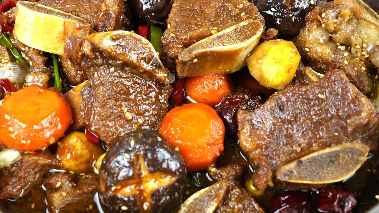 소갈비찜, 입에서 살살 녹는 부드러운 소갈비찜 비법 레시피✔️질기지 않고 야들야들한 식감은 물론, 깊고 감칠맛 나는 양념까지!