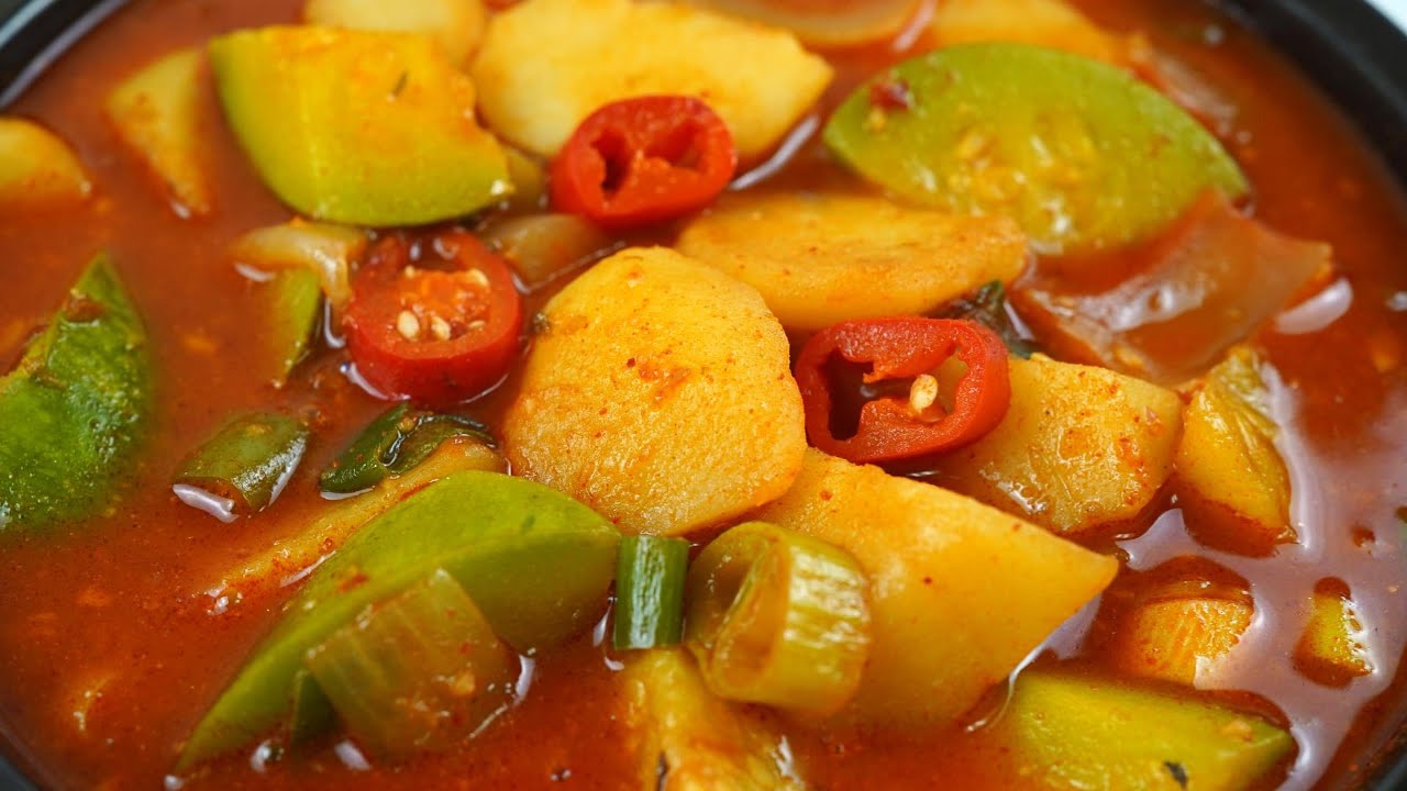 감자애호박고추장찌개, 입맛 없을 때 최고! 포슬포슬 감자 & 달큼한 애호박 듬뿍 넣은 고추장찌개 황금 레시피 Potato and Zucchini Gochujang Stew