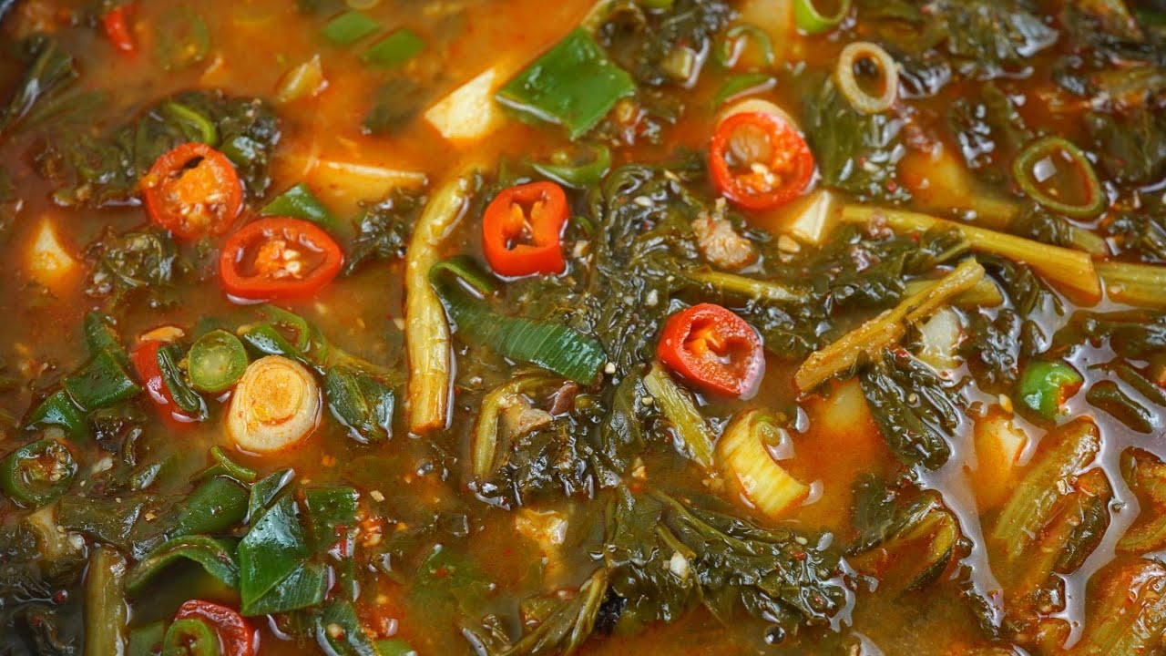 감자쇠고기시래기국, 감자 넣고 푹 끓인 보약 최고의 시래기 감자 쇠고기 된장국 Potato, Beef & Dried Radish Greens Soybean Paste Soup